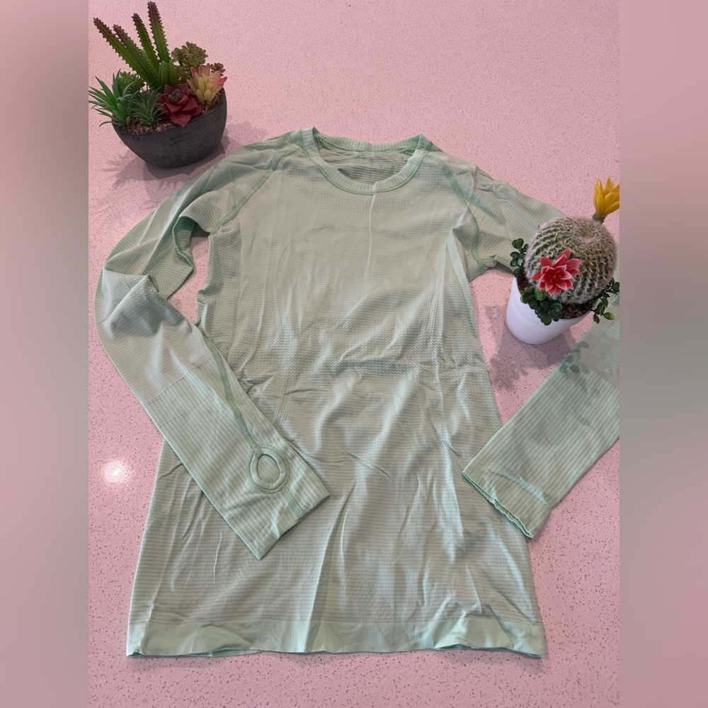 lululemon athletica Light Green Long Sleeve Swiftly Top